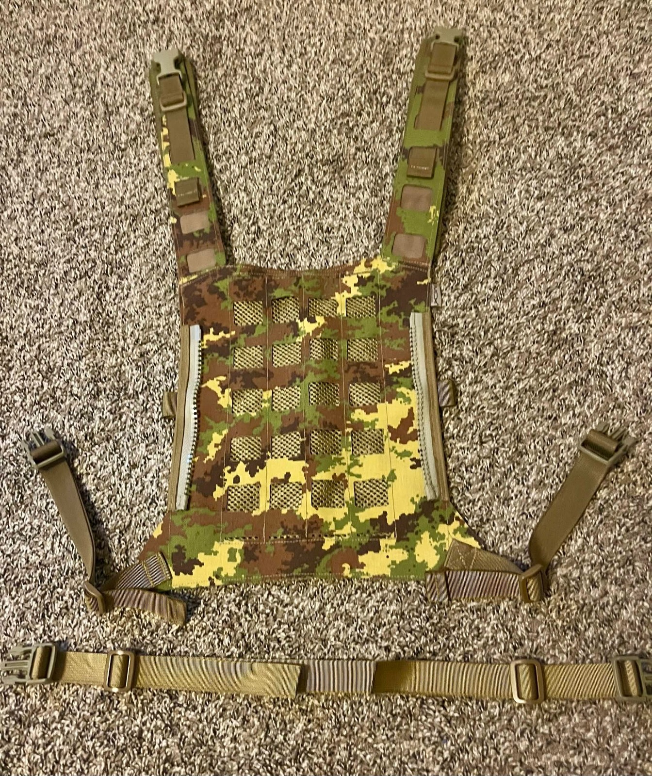 MCX custom gear Italian Vegetato camo air lite chest rig H harness