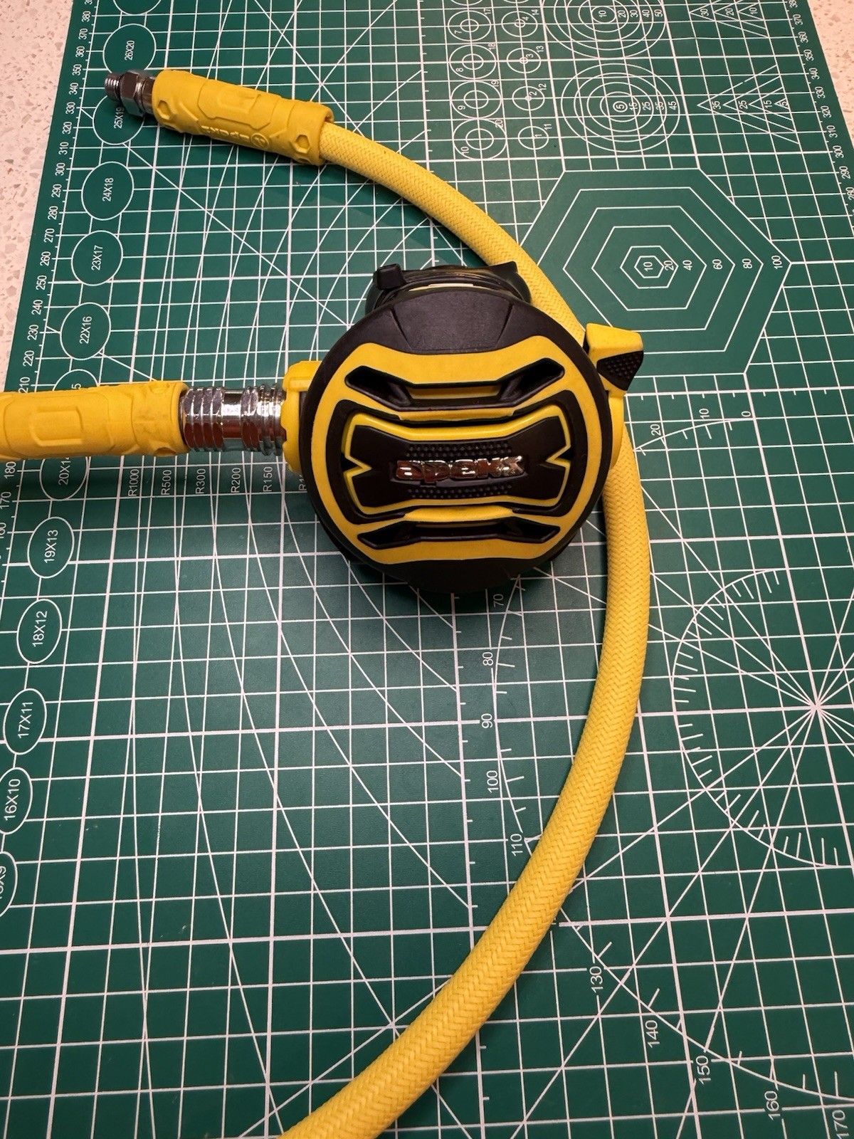 Apeks XTX40 Octopus- Mint Condition