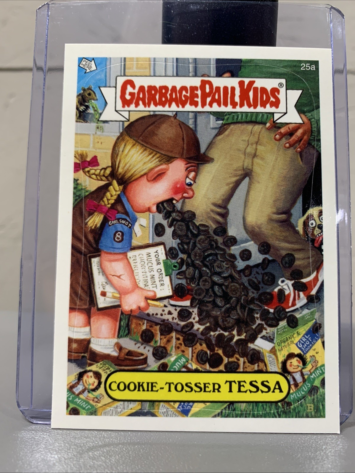 Cookie-Tosser Tessa (25a) Garbage Pail Kids GPK ANS2 2004