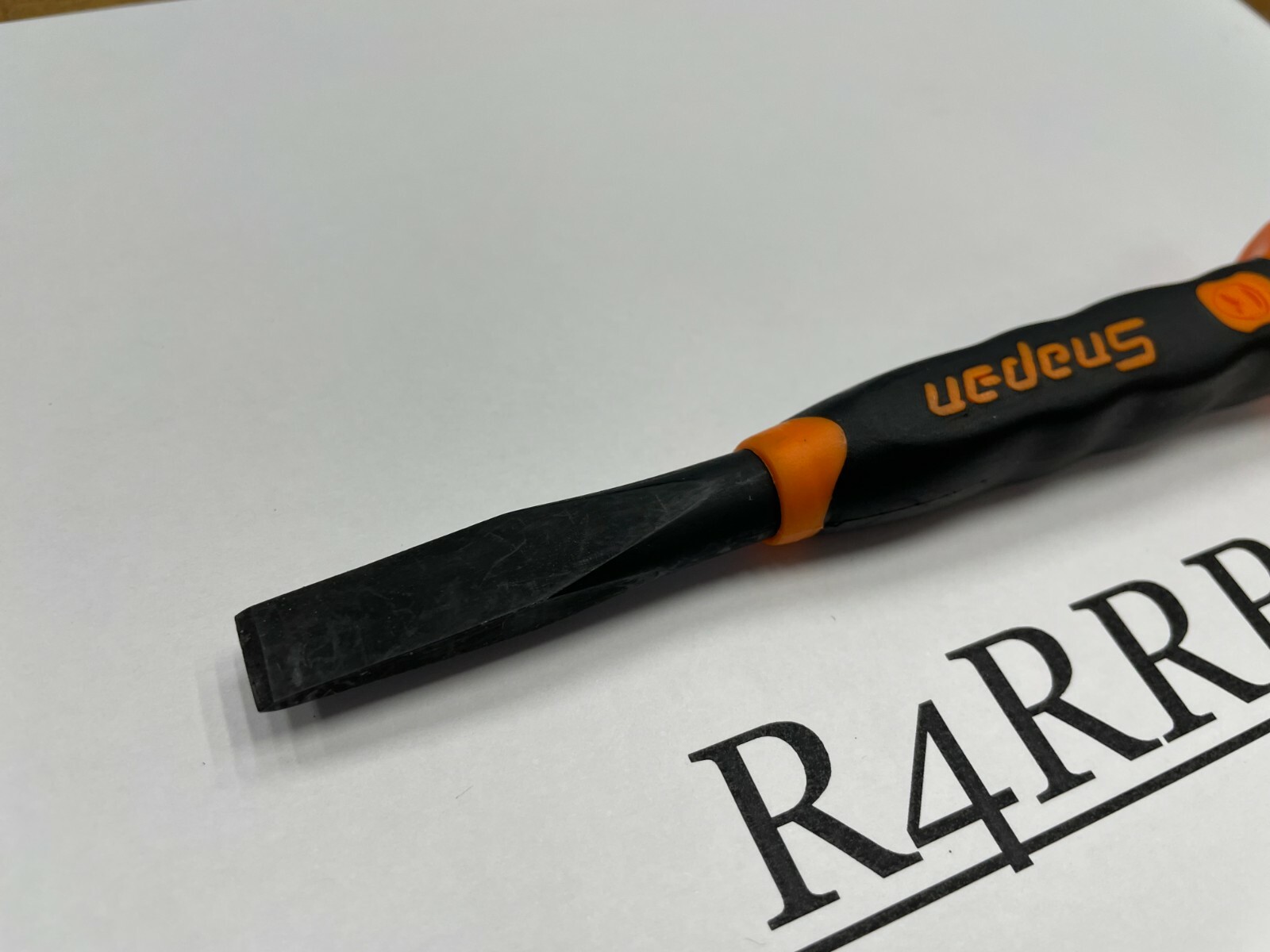 Snap-on Tools SPAIN NEW ORANGE Soft Grip 3/8" Flat Edge Chisel PCSG812O