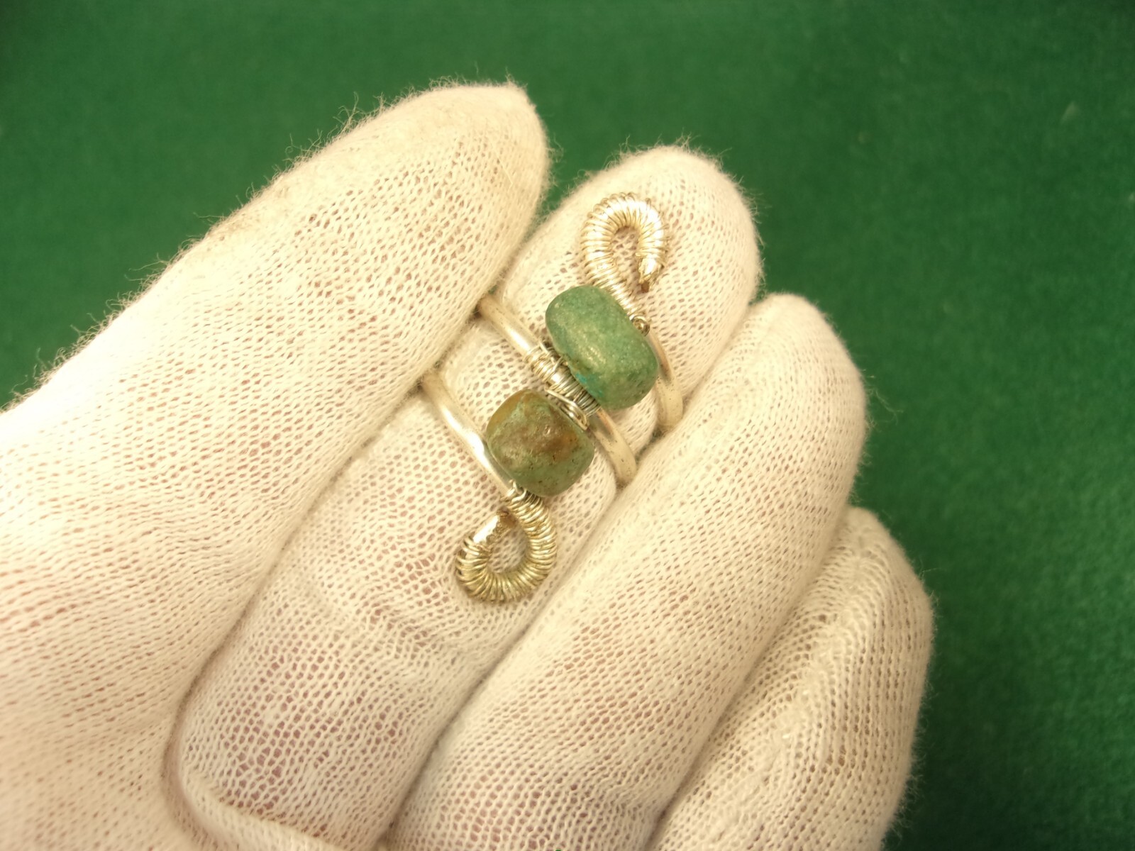 EXCELLENT HANDCRAFTED LADY'S SILVERPLATED DOUBLE HOOP & GREEN TURQUOISE RING