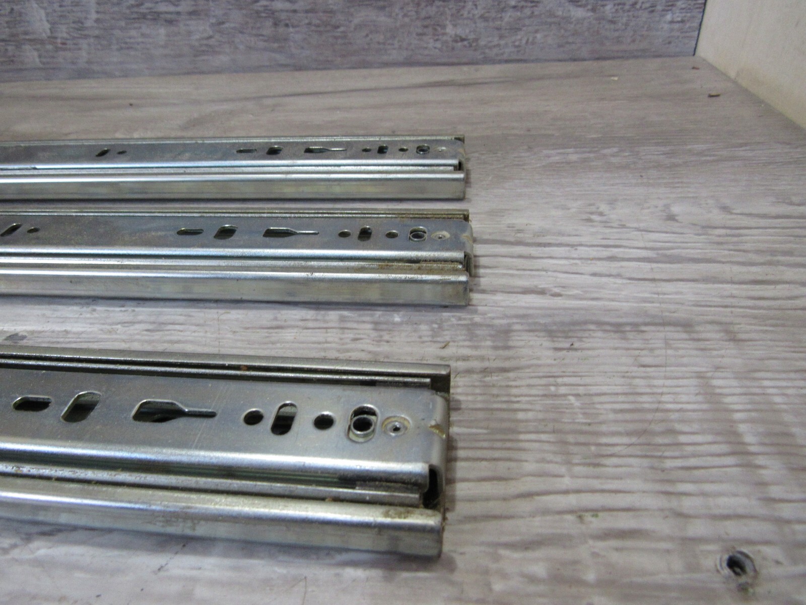 3 Accuride 24 inch Drawer Slides 04 05 3