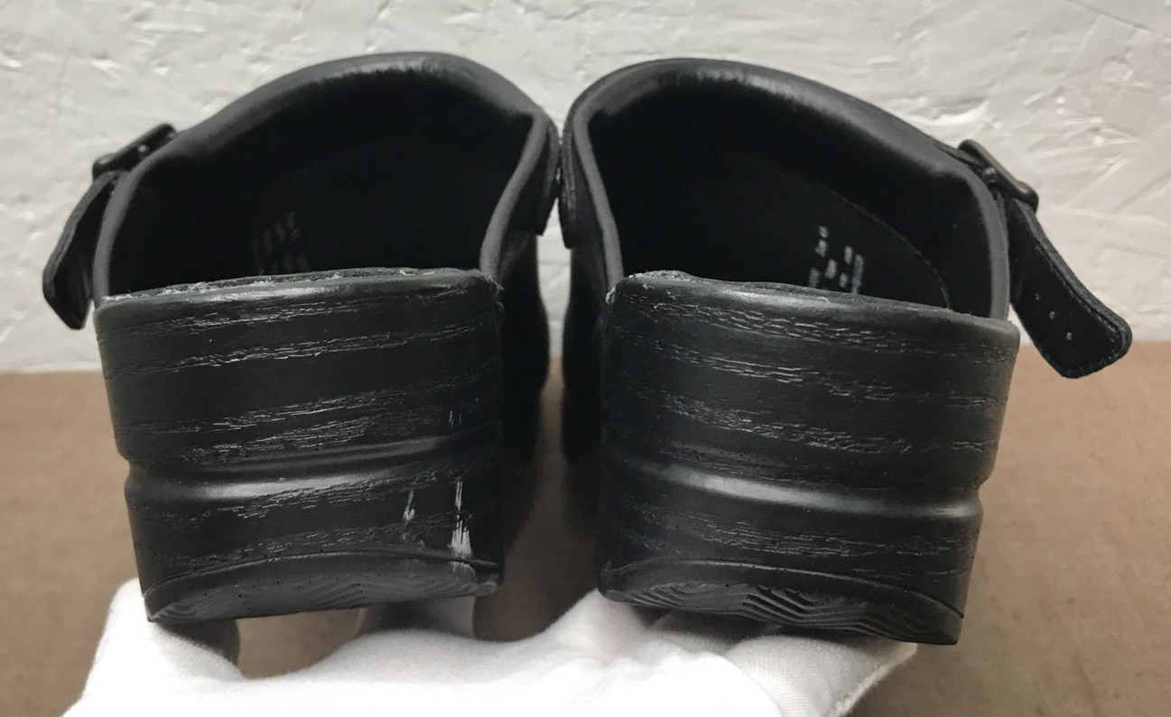 Dansko Ingrid Women's Clogs Open Back Black Oiled Leather Size 10.5-11 / EU 41