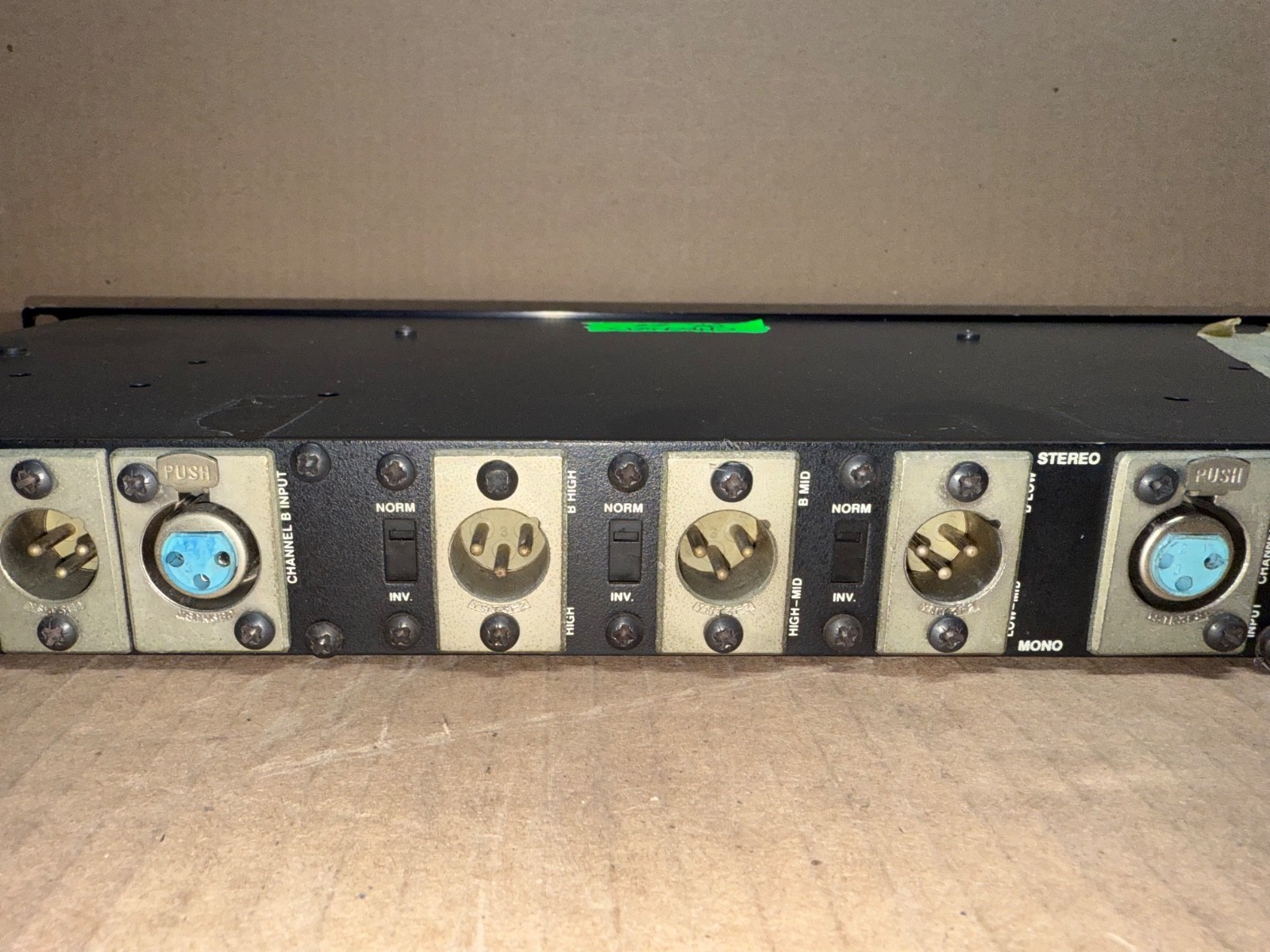AUDIO LOGIC X324 STEREO CROSSOVER - TESTED
