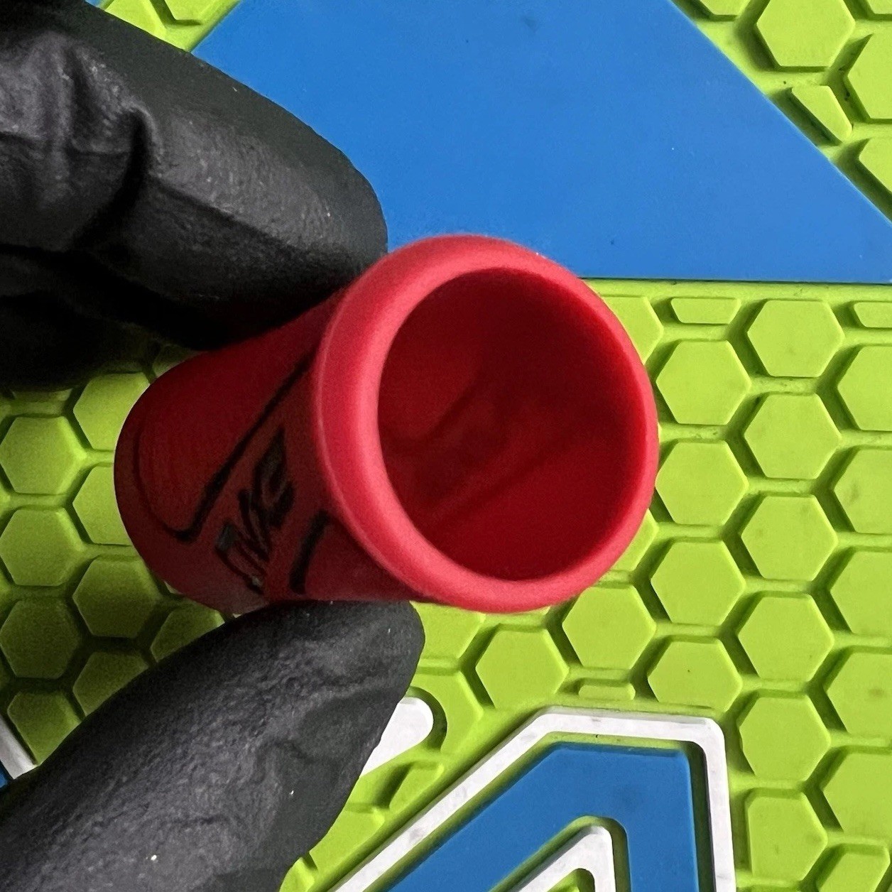 EXALT FOREGRIP / REGULATOR GRIP FOR PAINTBALL MARKER - RED / BLACK