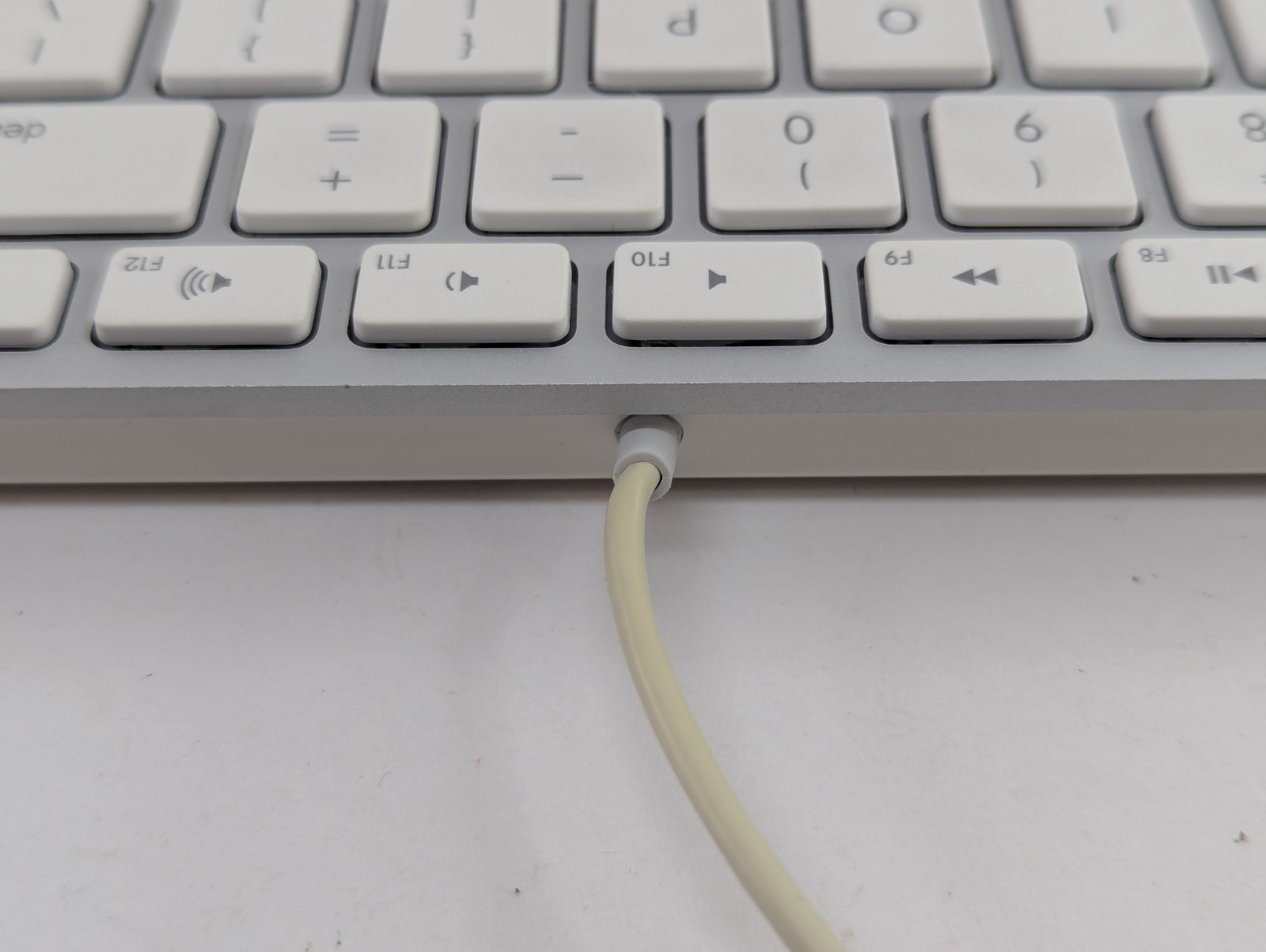 Apple USB Wired Full Keyboard A1243 Authentic Apple Aluminum
