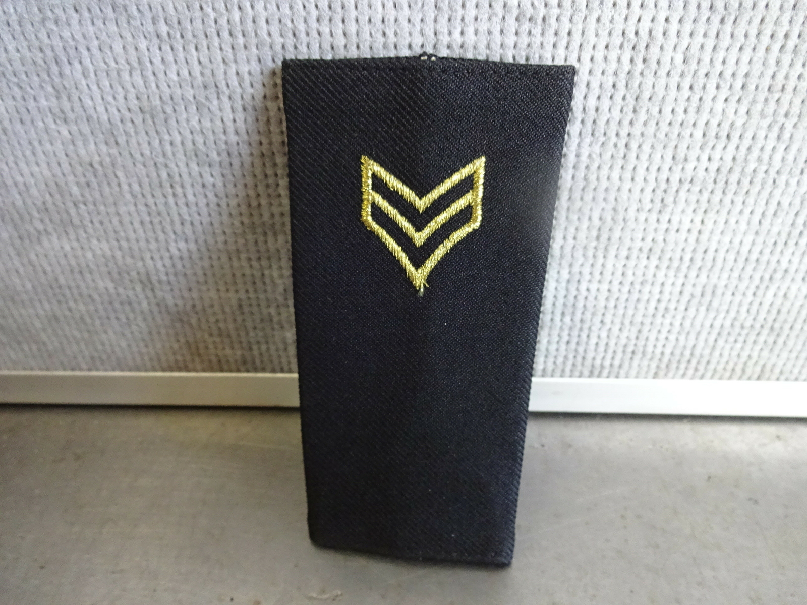 US Army Sergeant SSgt Shoulder Marks Size Large
