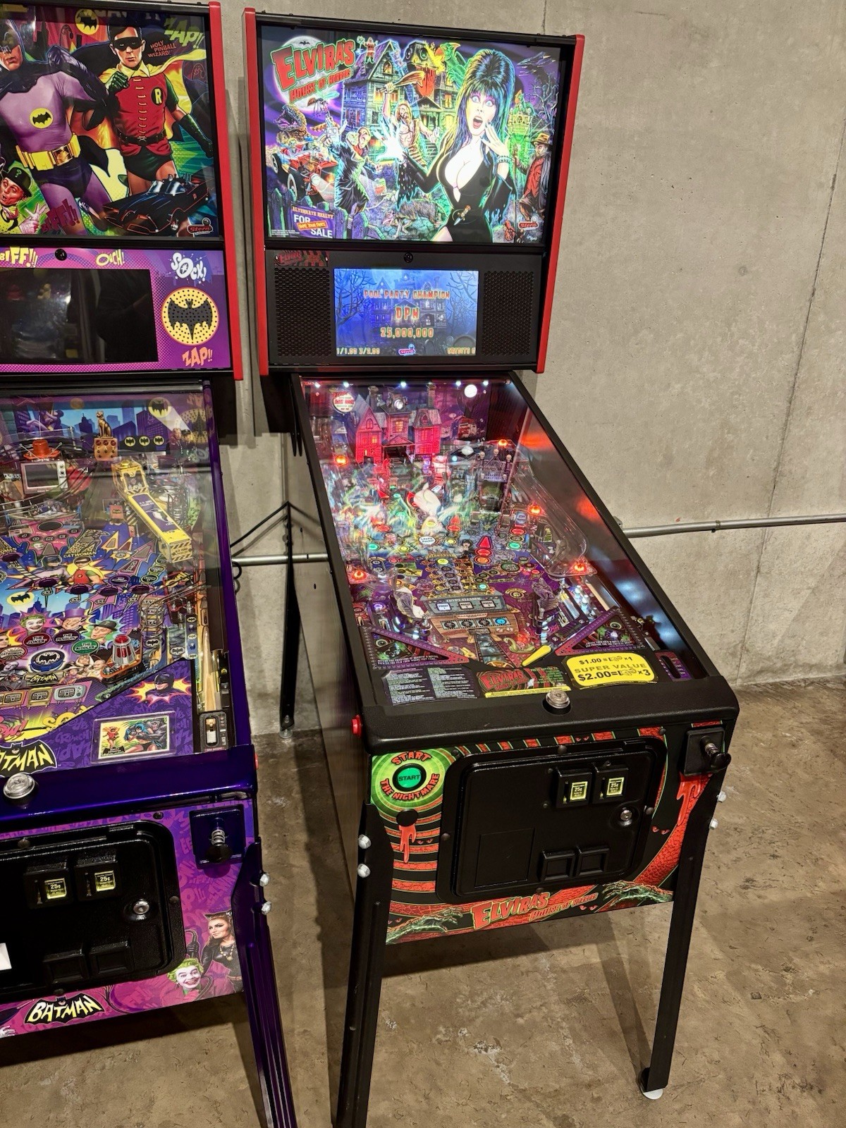 Stern Elvira HOH Premium Pinball