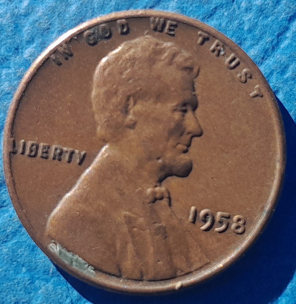 1958-P Circulated Lincoln Wheat Cent, Ships Free.