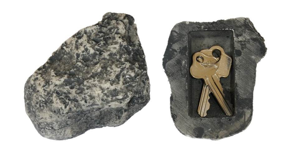 Hide Spare House Key Stash Outdoors Rock Stone Hollow Secret Hidden Compartment