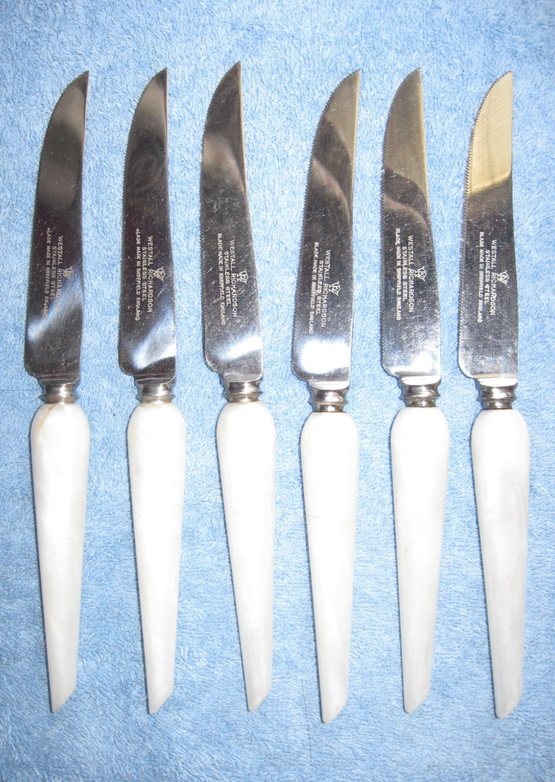 6 Vintage Westall Richardson Stainless Steak Knives White Bakelite Handle 8.5"