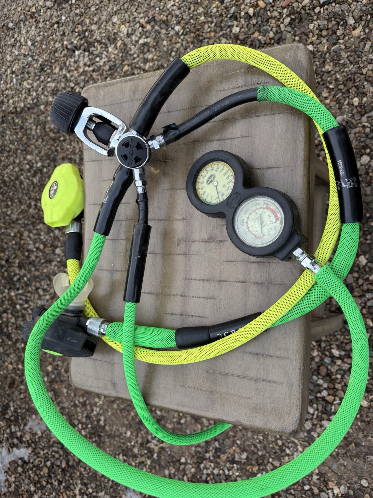 Dacor Enduro Scuba Regulator Set 1st 2nd Stage Octopus Depth PSI Gauge Excellent