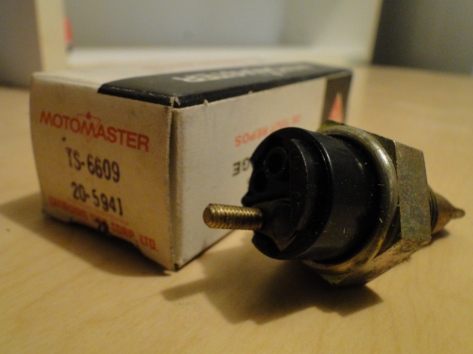 1968-72 Ford Mercury Mustang Temperature Sensor Sending Unit 609 D1FZ-10884A NOS