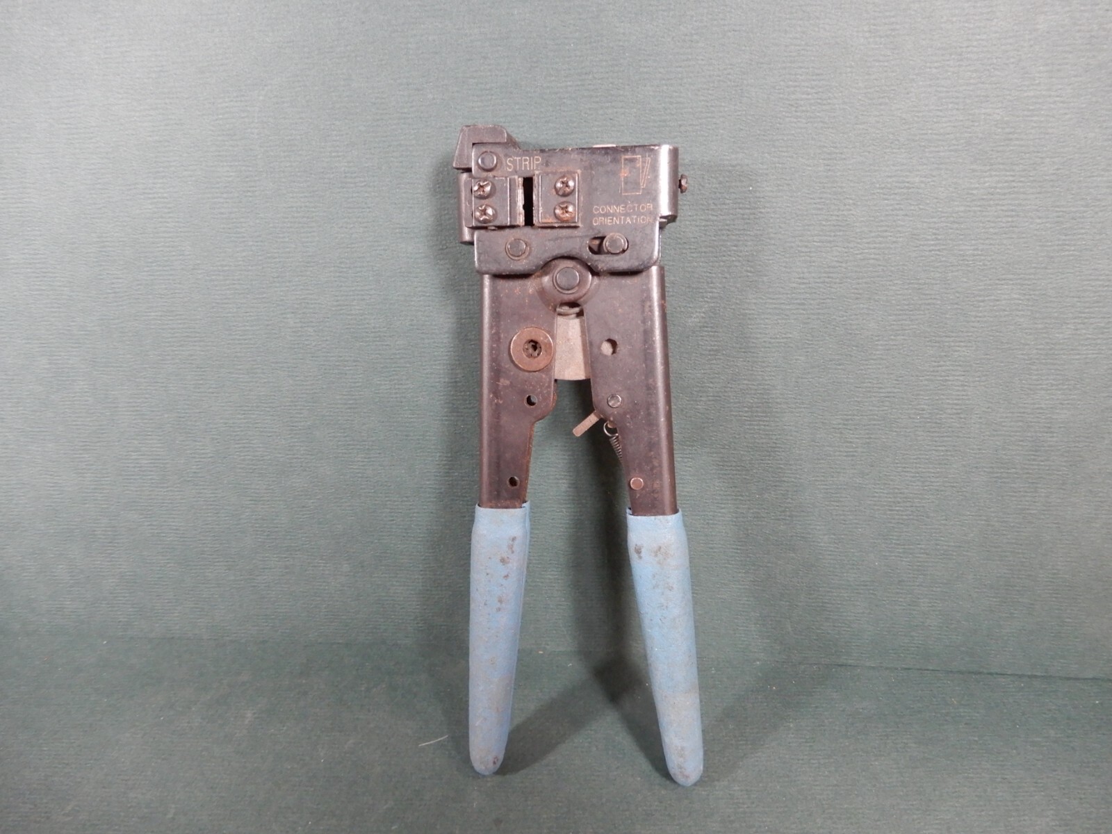 AMP 2-231652-0 Network Hand Tool Cutter Crimper Used Condition