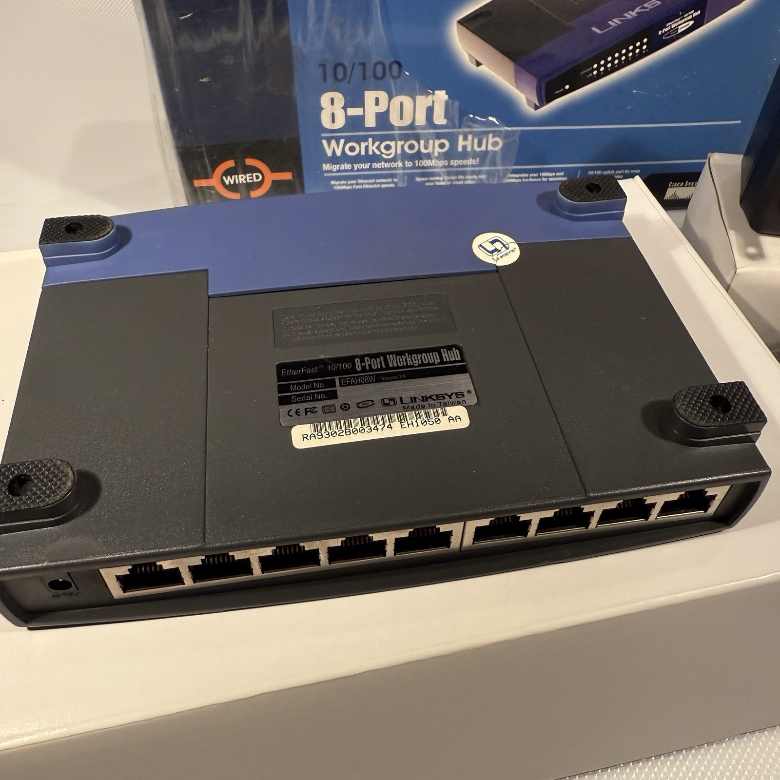 LINKSYS 8 PORT WORK GROUP Ethernet HUB 10/100 - EFAH08W version 3 w/box & guide.