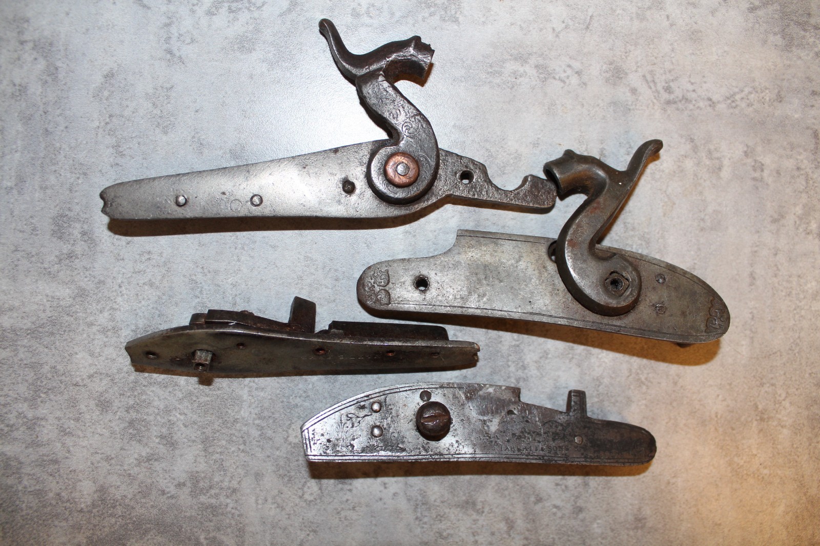LOT OF 4 ANTIQUE MUZZLELOADER GUN LOCKS #4