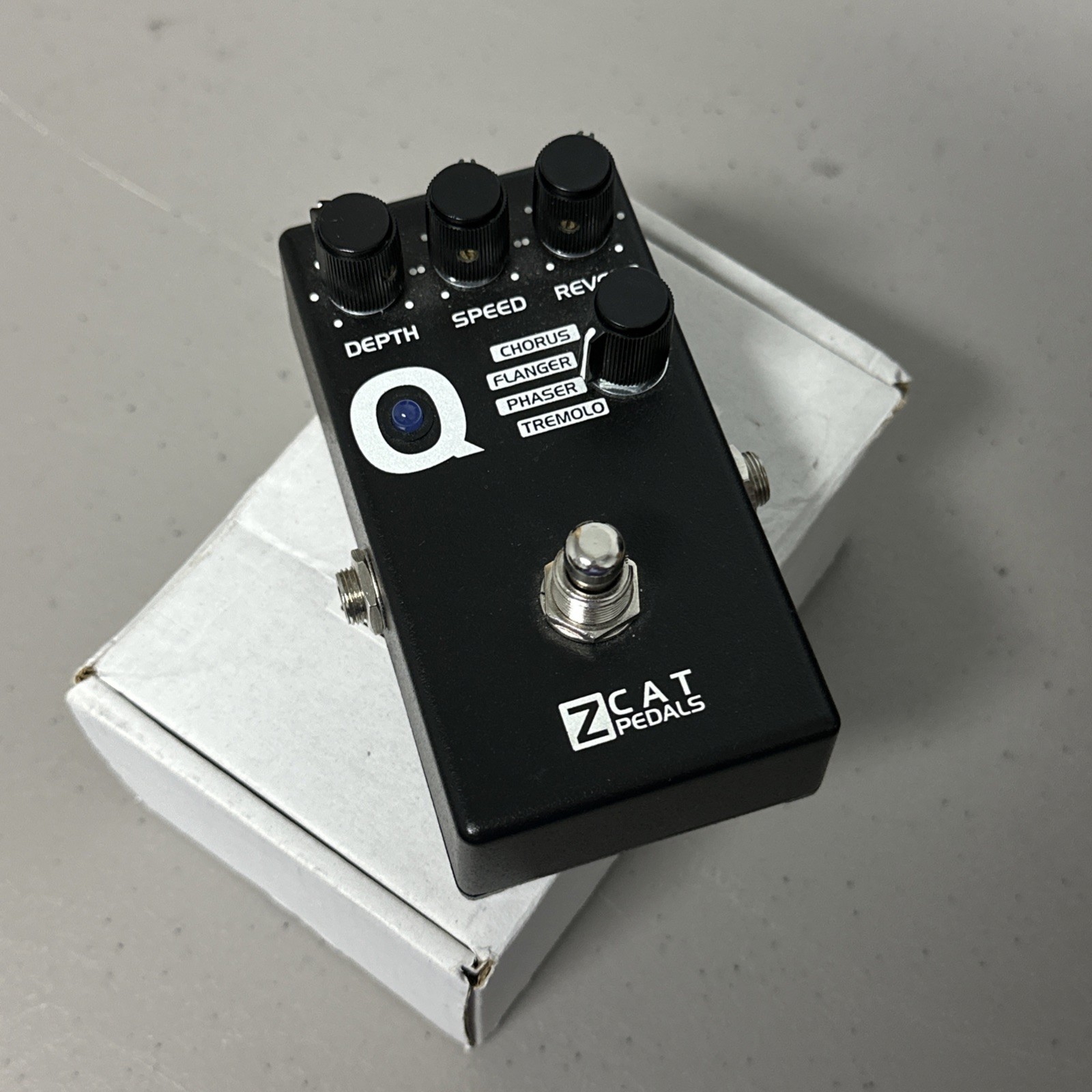 ZCat Q-Mod Guitar Effect Pedal Reverb, Chorus, Flange, Phaser & Tremolo with Box