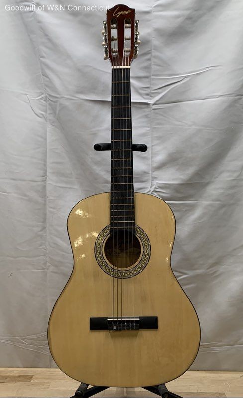 Lyons CG-3010 Classical Acoustic Guitar 6-String Student Model