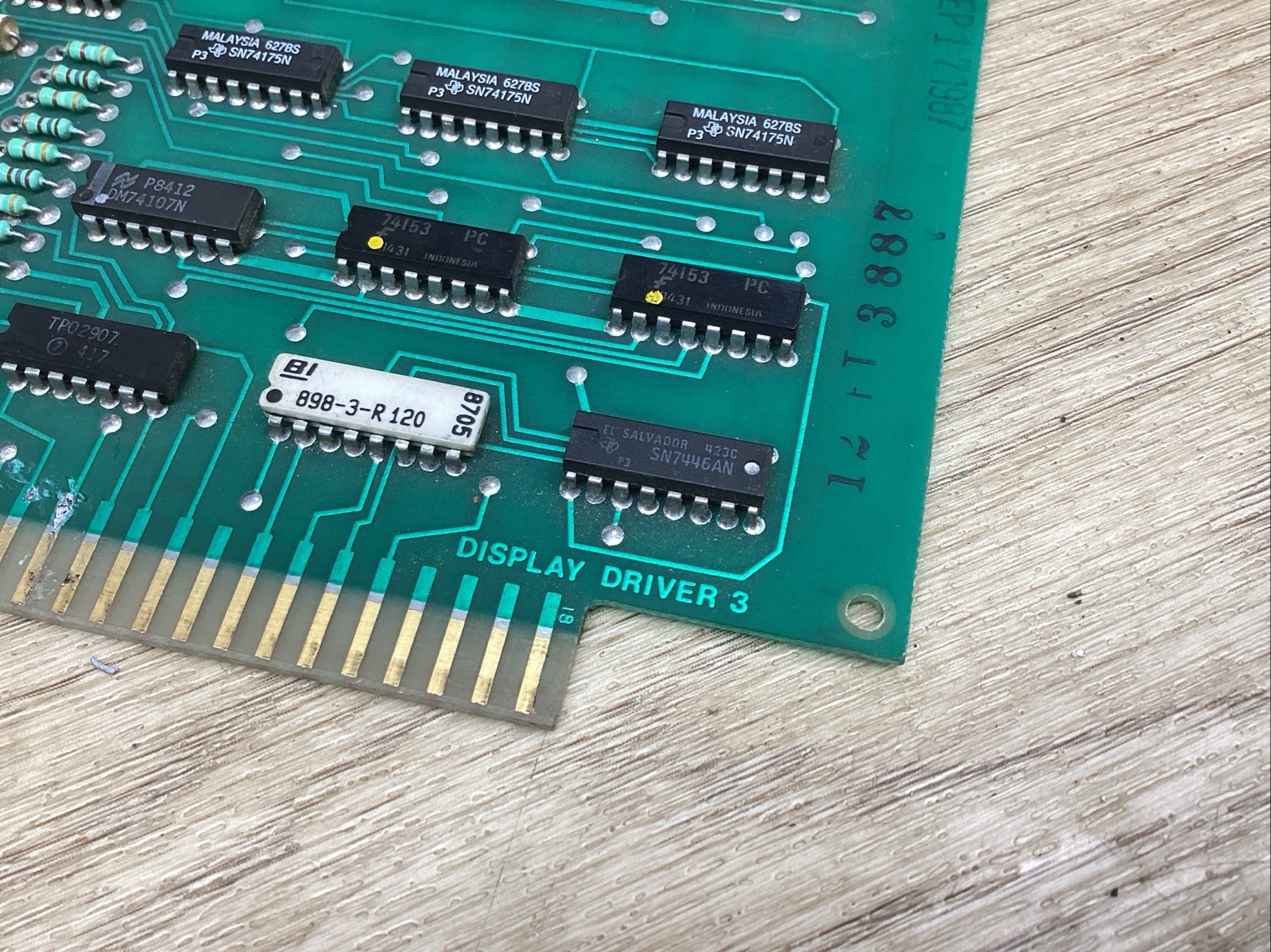 Universal Instruments Display Driver 3 - 41073001 REV. A PCB #814L25