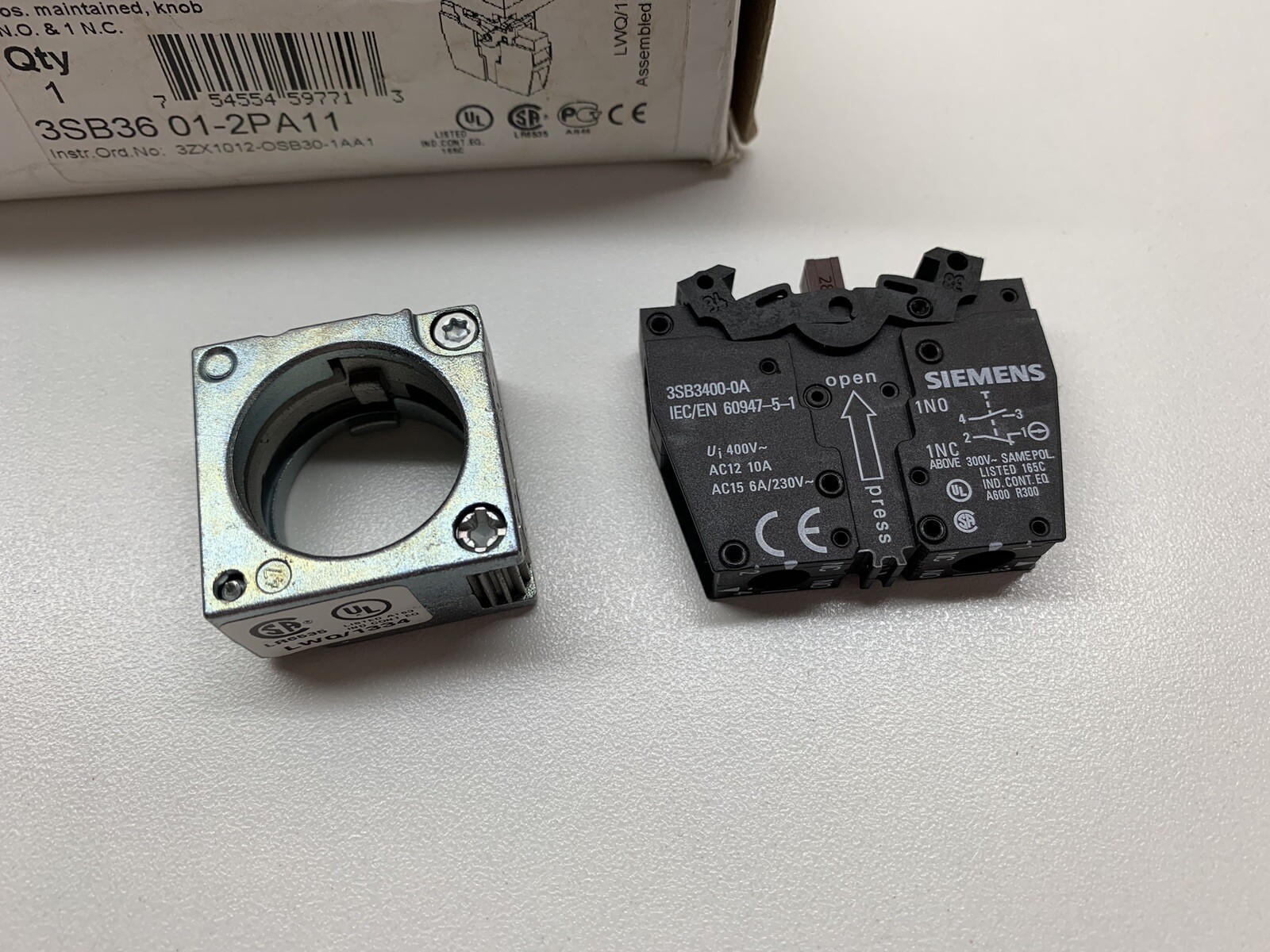 Siemens Selector Switch 2 Position 3SB36 01-2PA11