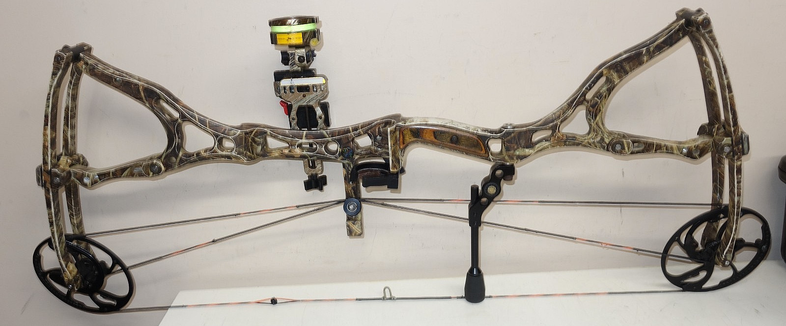Compound Bow Bowtech "The General " Left Handed 27" Draw Length
