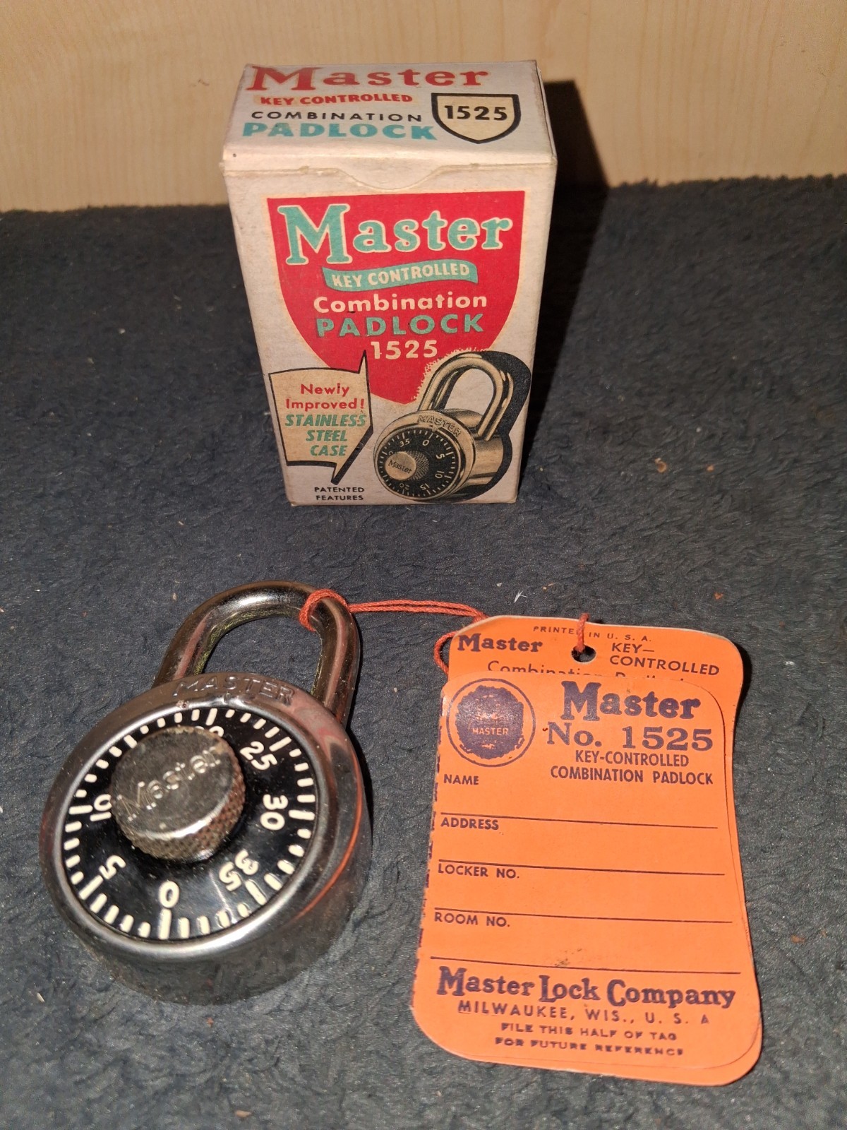 Master Lock 1525 Key Controlled Combination Padlock Stainless Steel with Tag