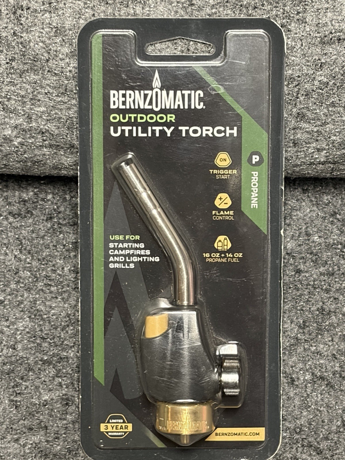 BERNZOMATIC OUTDOOR UTILITY TORCH FOR USE WITH PROPANE CANISTERS #WT2301C - NEW