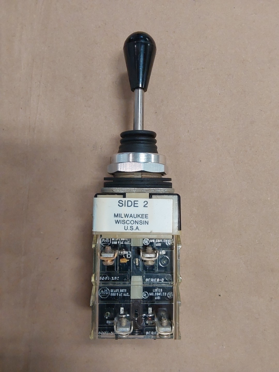 Allen Bradley 800T-T2M 2way Toggle Switch Series P