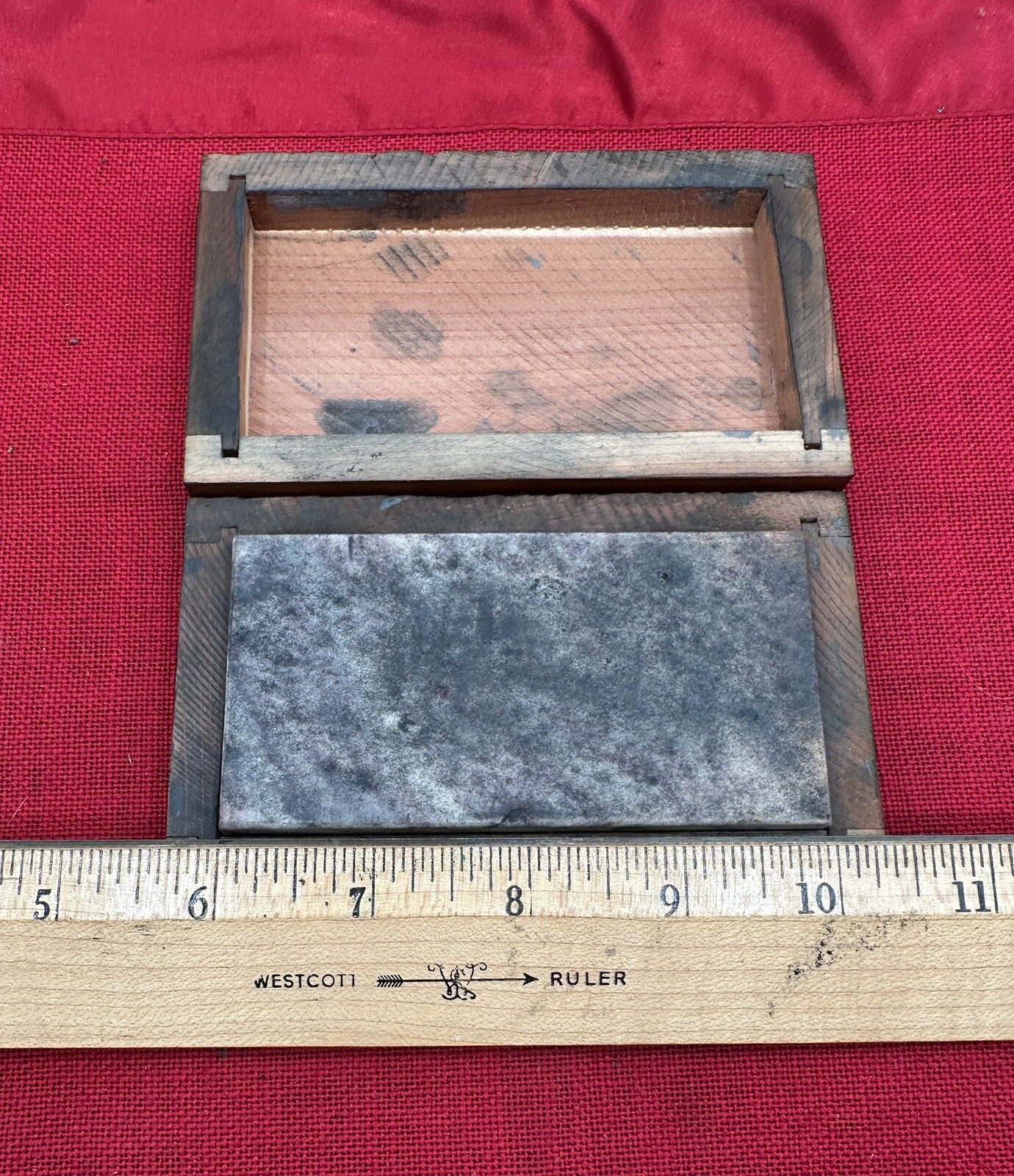 AMERICAN TRAILS OIL/WET SHARPENING STONE  IN WOOD CASE 4”in.