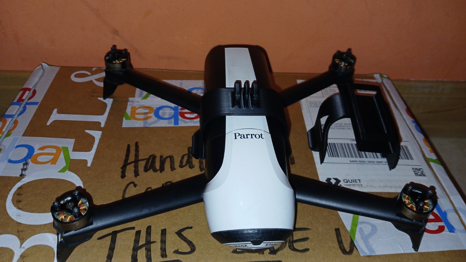 parrot bebop 2  with pilot fpv goggles and sky contoller