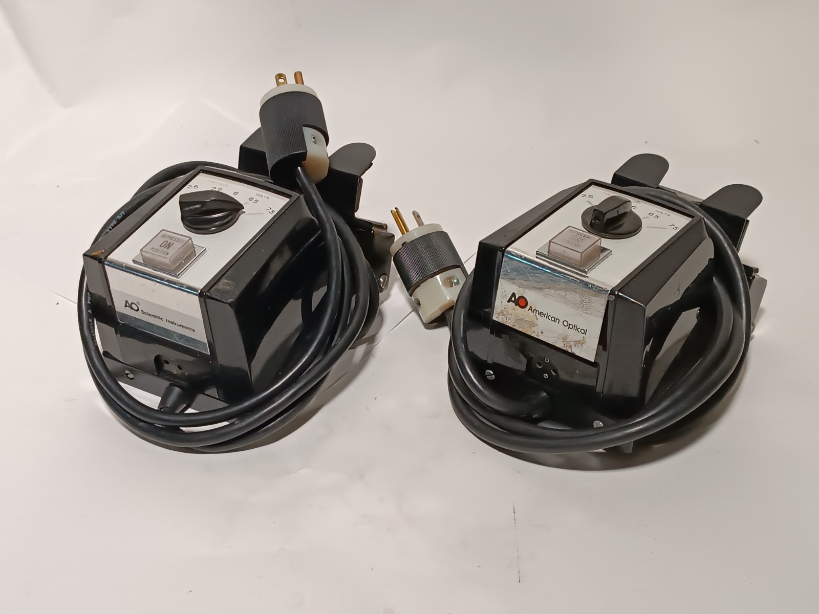 American Optical 11456 Cradle/Instrument Transformer/Voltage Selector