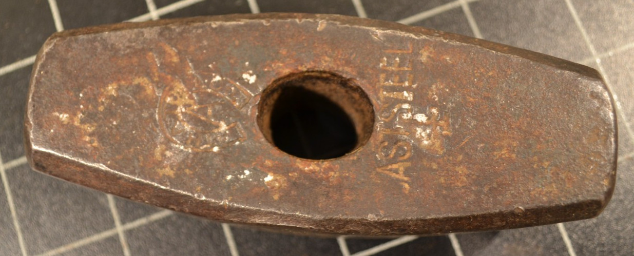 ATHA - 4# - DRILLING HAMMER HEAD - NICE MARKINGS - VERY GOOD CONDITION
