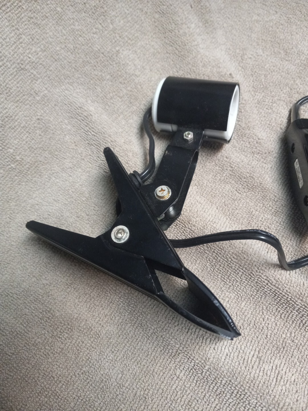 Morris AC Slave Clip On Light Socket