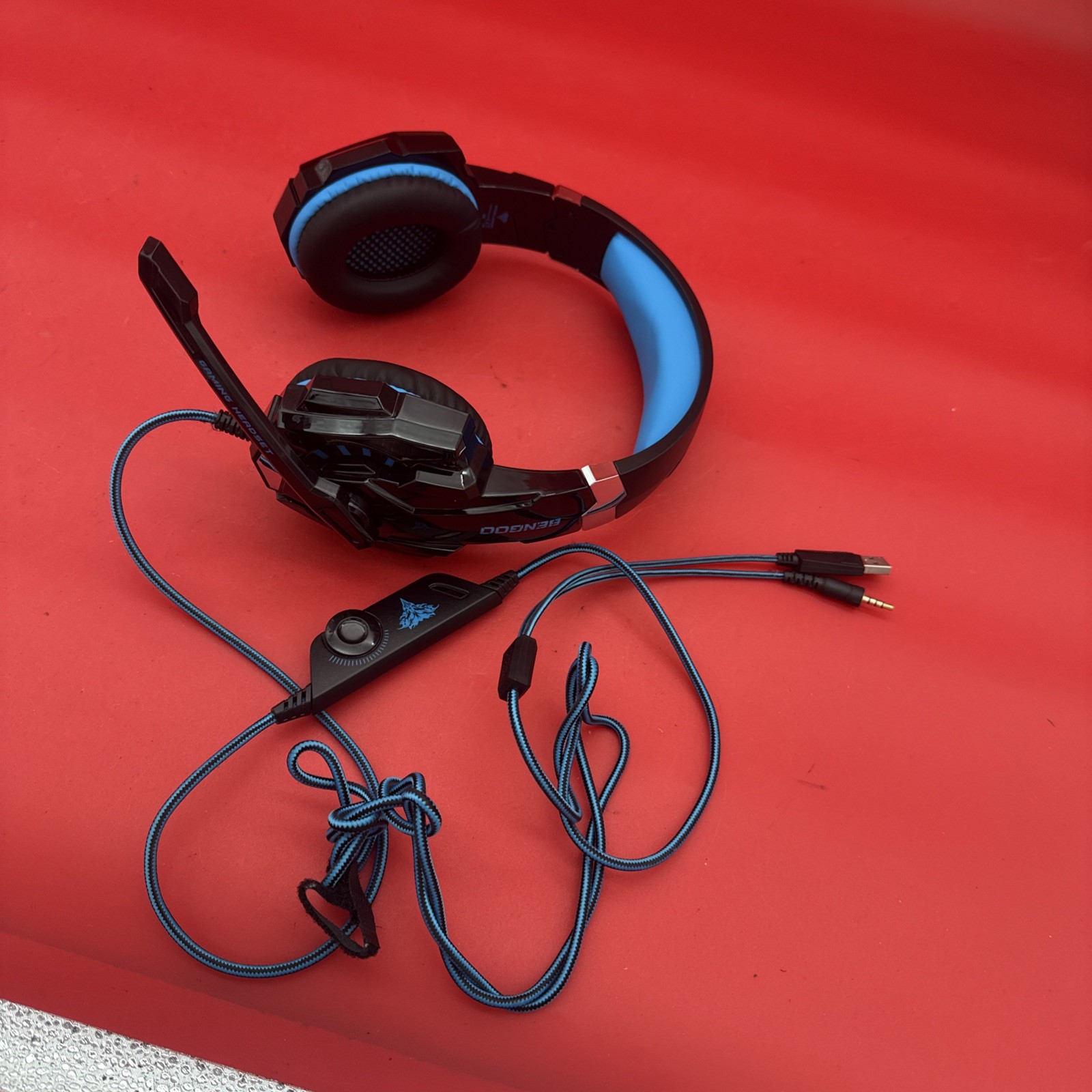 Bengoo Gaming Headset Boom Mic LED Lights Black Blue USB 3.5mm Volume Control