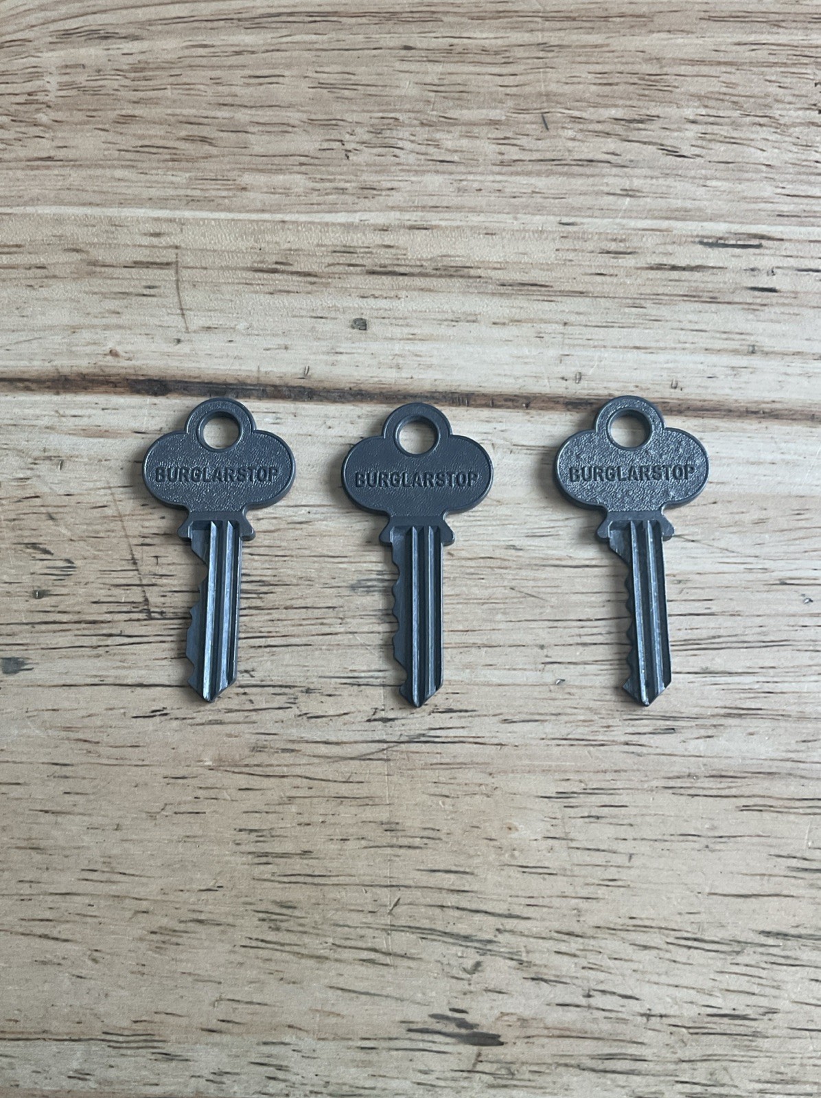 3 Vintage Burglarstop Keys