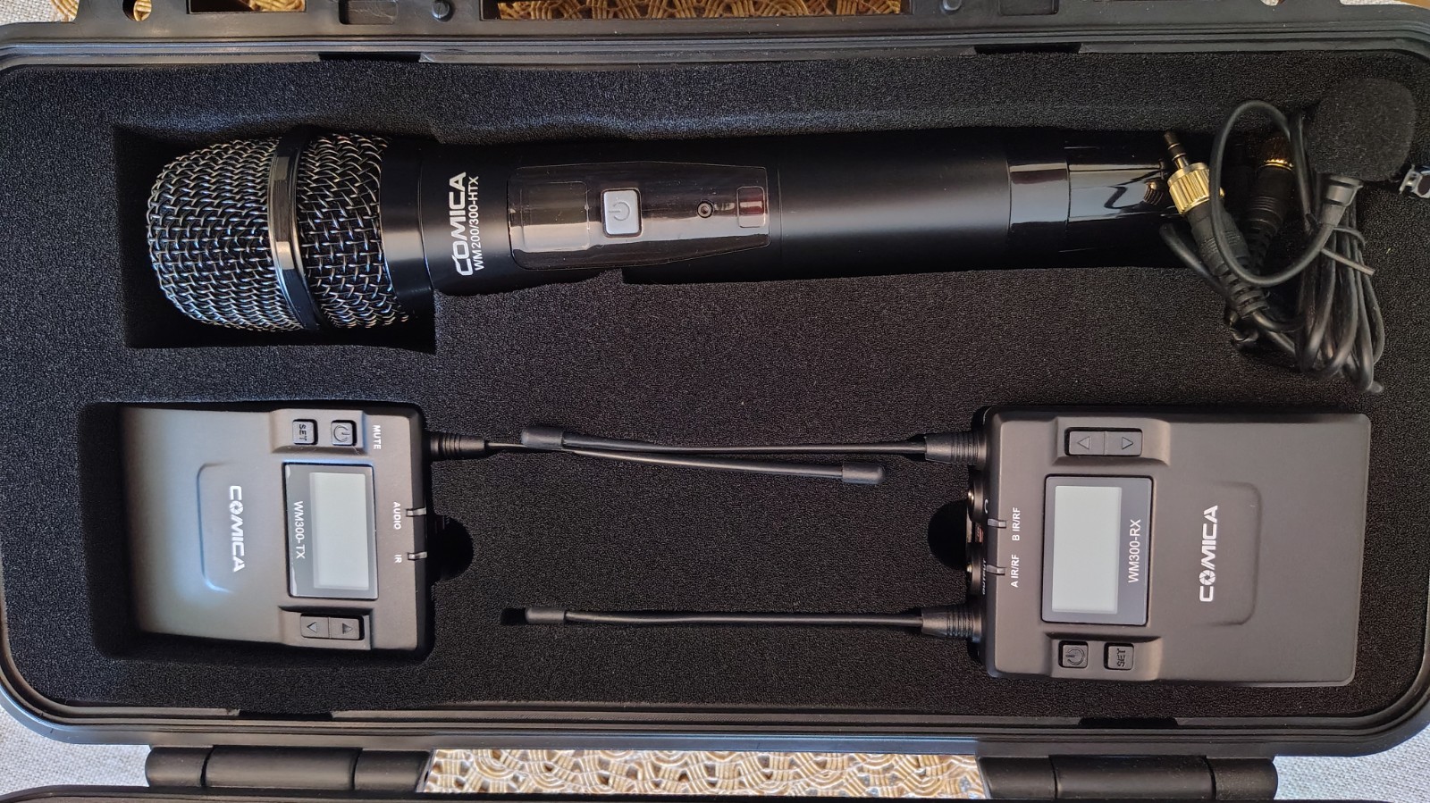 COMICA  - WIRELESS DUAL MIC KIT (1) HH MIC, (1)LAV MIC, (1 ) DUAL CH Receiver RX