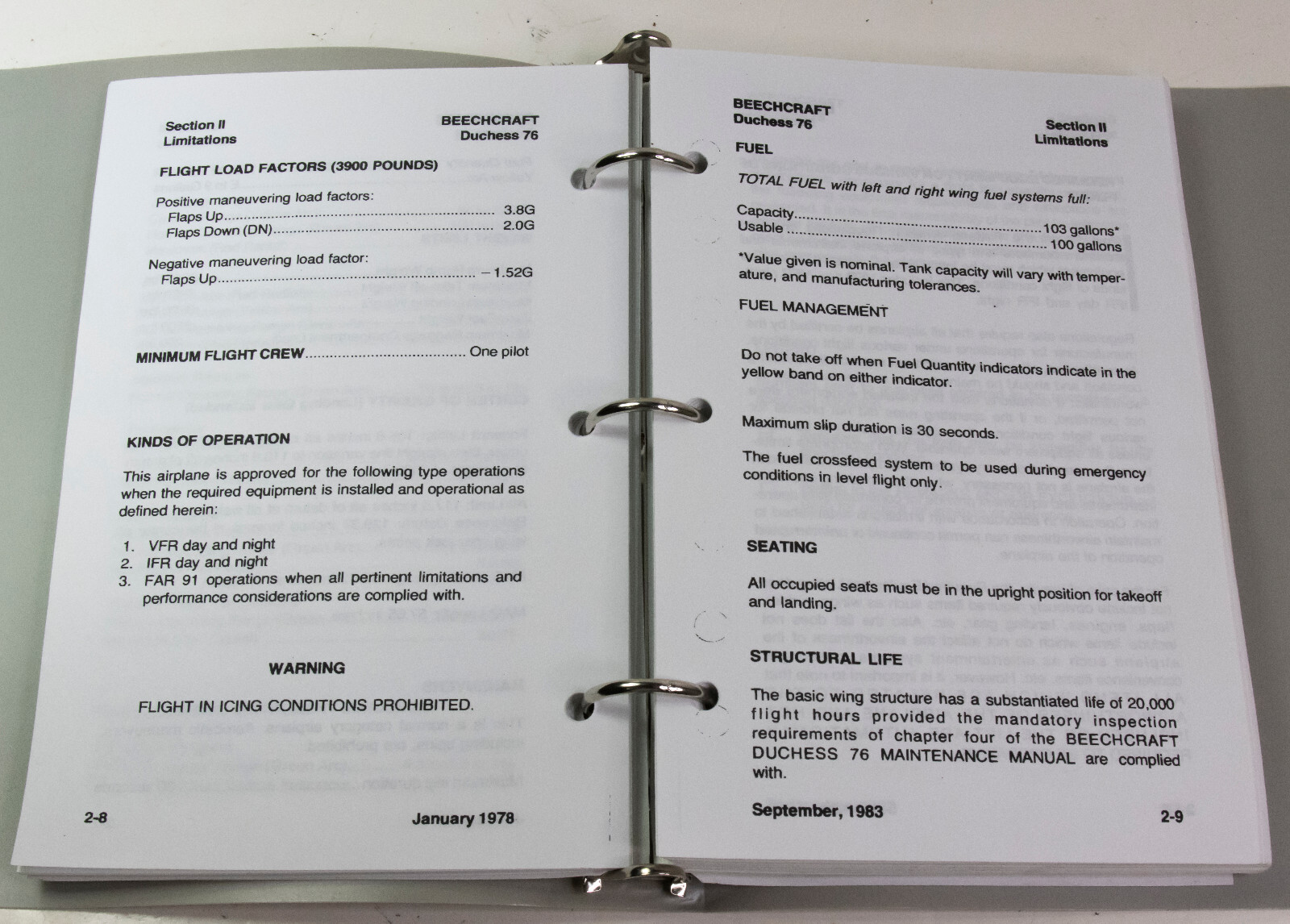 Beechcraft Dutchess 76 Pilot's Operating Handbook September 1983 edition