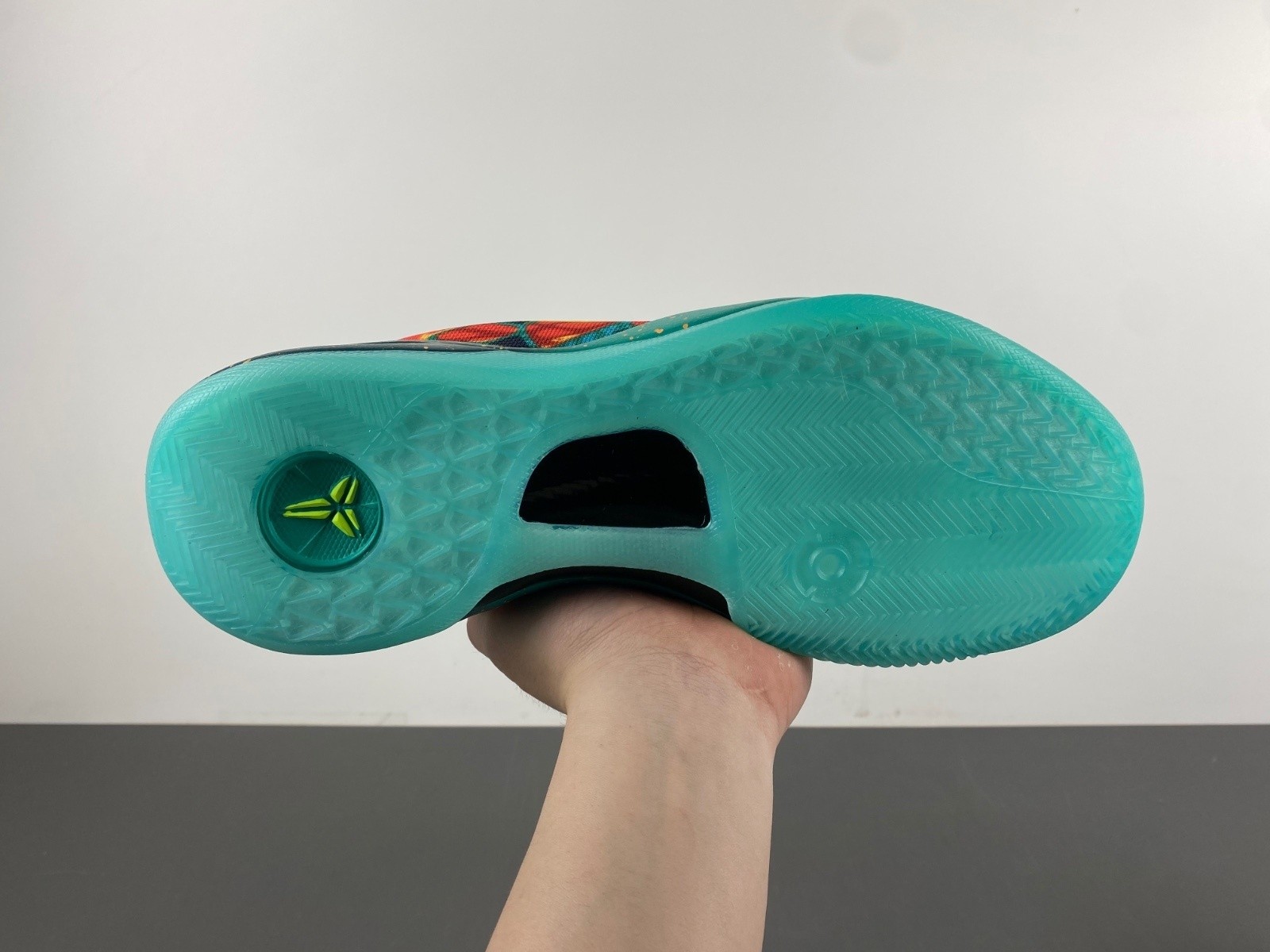 Kobe 8 Ⅷ Protro What The (2025) HM9621-900