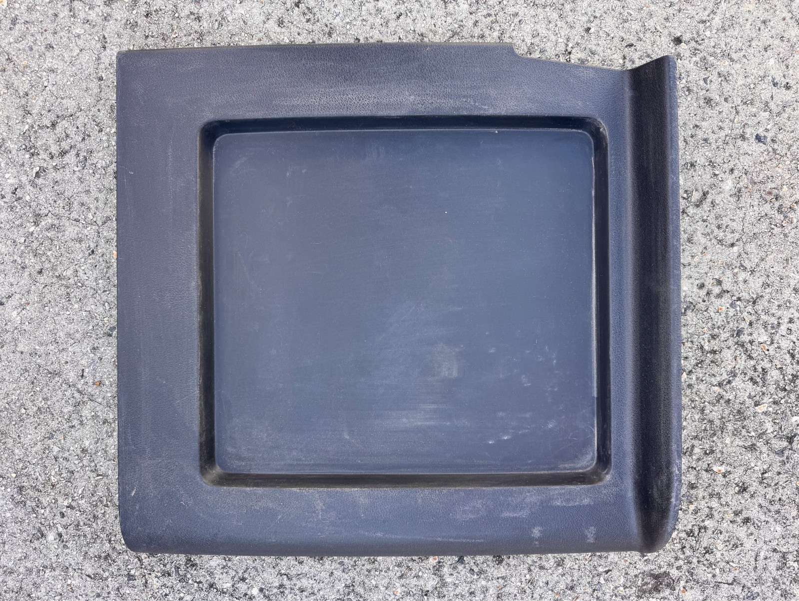 FREIGHTLINER CASCADIA CABINET COVER TRIM PANEL P/N: 18-68853-001