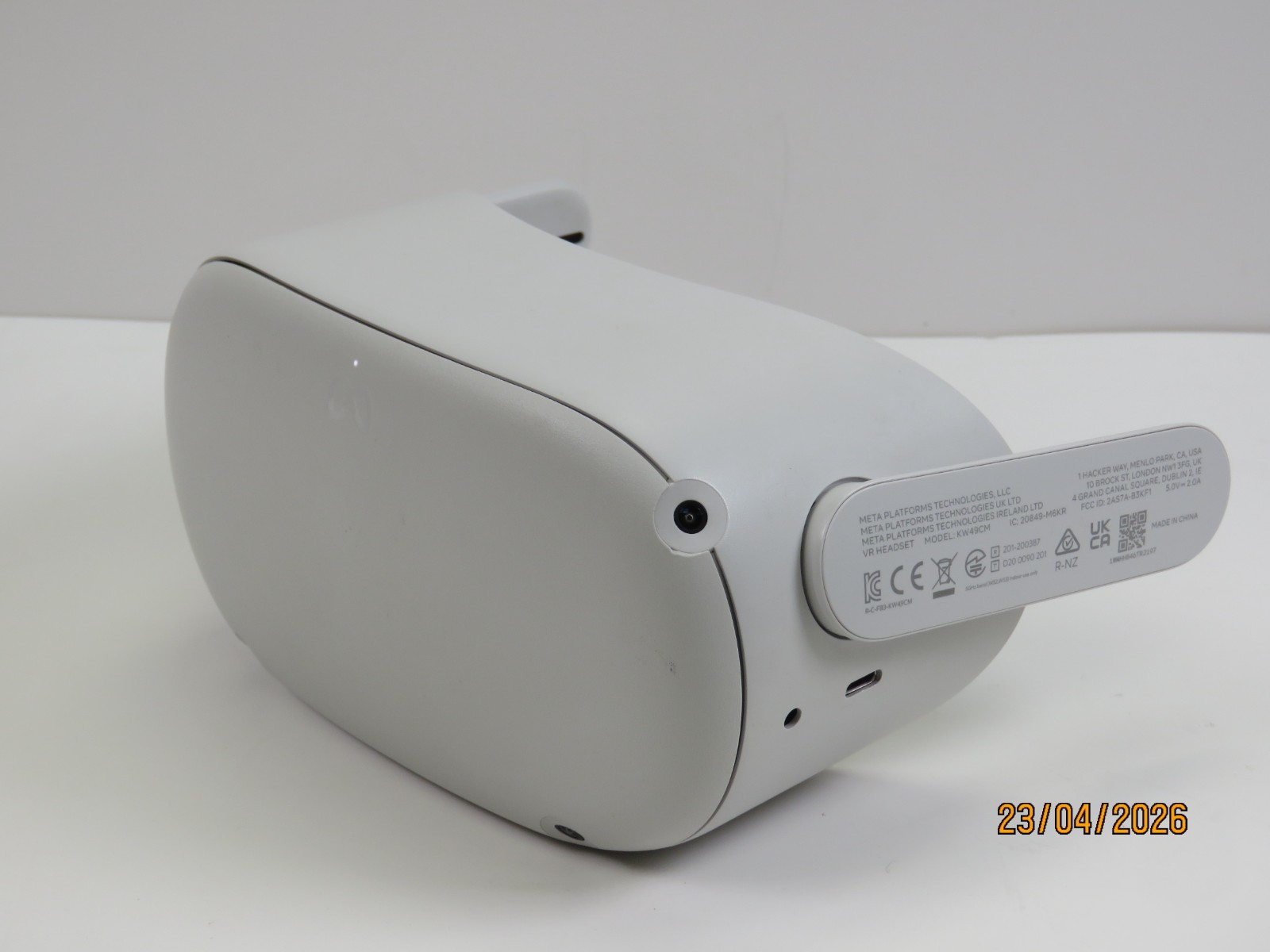 Meta Oculus Quest 2 256 GB Advanced All-In-One VR Headset Only [A255]