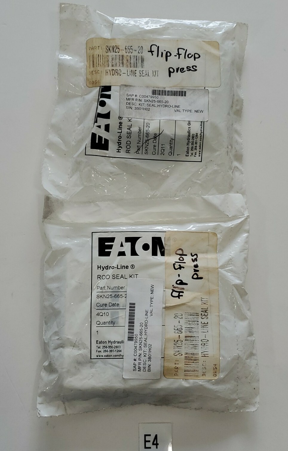 *NEW IN SEALED BAGS* LOT OF 2 EATON HYDRO-LINE SKN25-665-20 ROD SEAL KITS