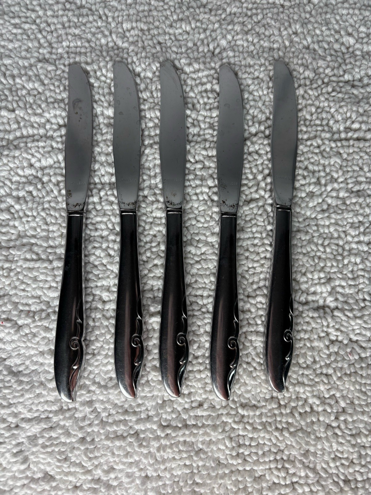ONEIDA Decorator’s Mermaid Set of 5 Stainless Steel Silver Dinner Knives