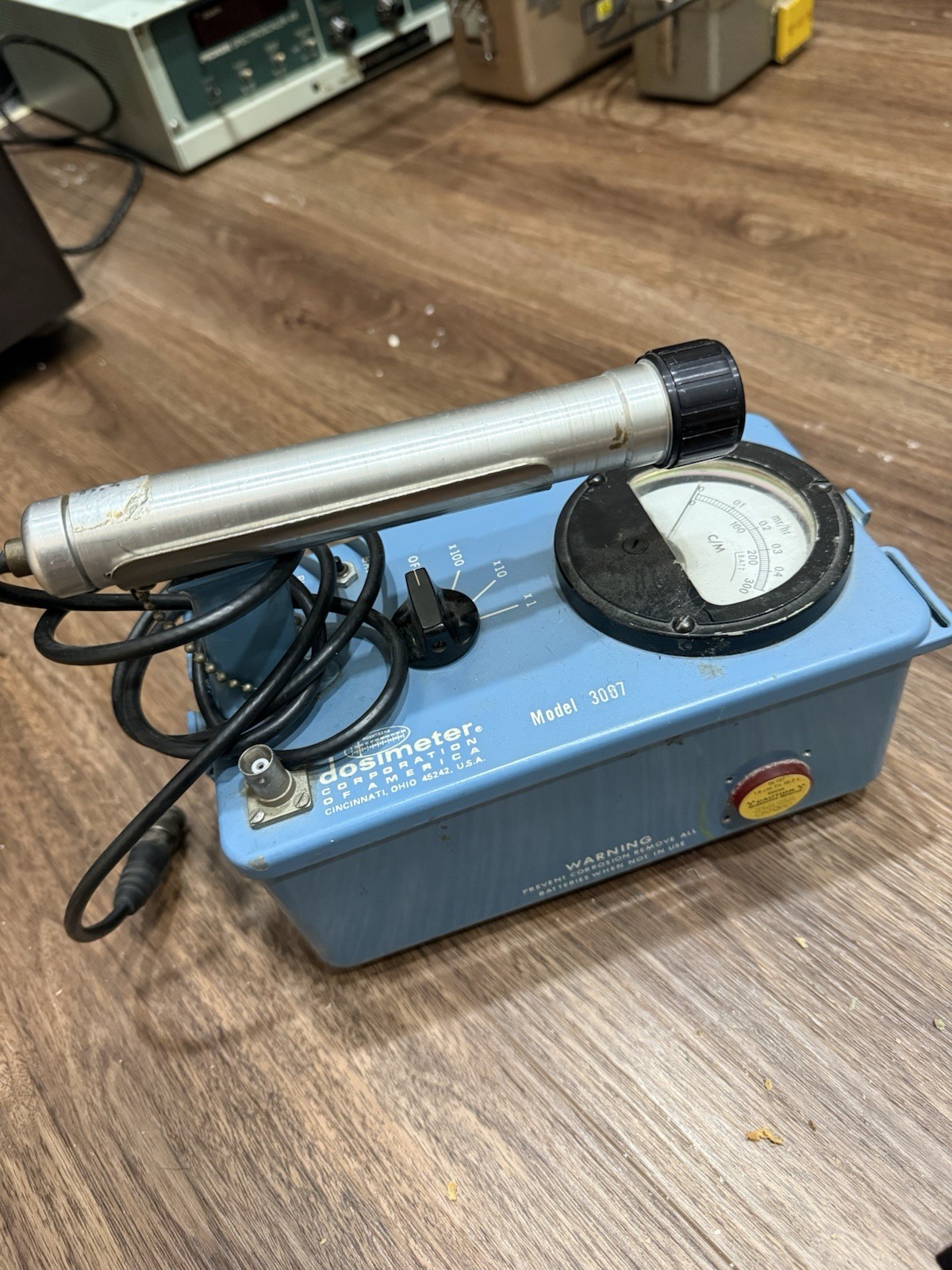Dosimeter Corp of America 3007 Geiger Counter w/ Probe - WORKS