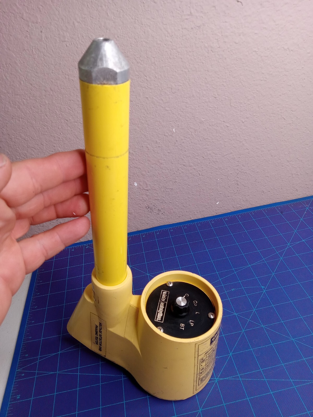 White Safety Line Voltage Detector (Bierer Analog Voltage Detector) UNTESTED