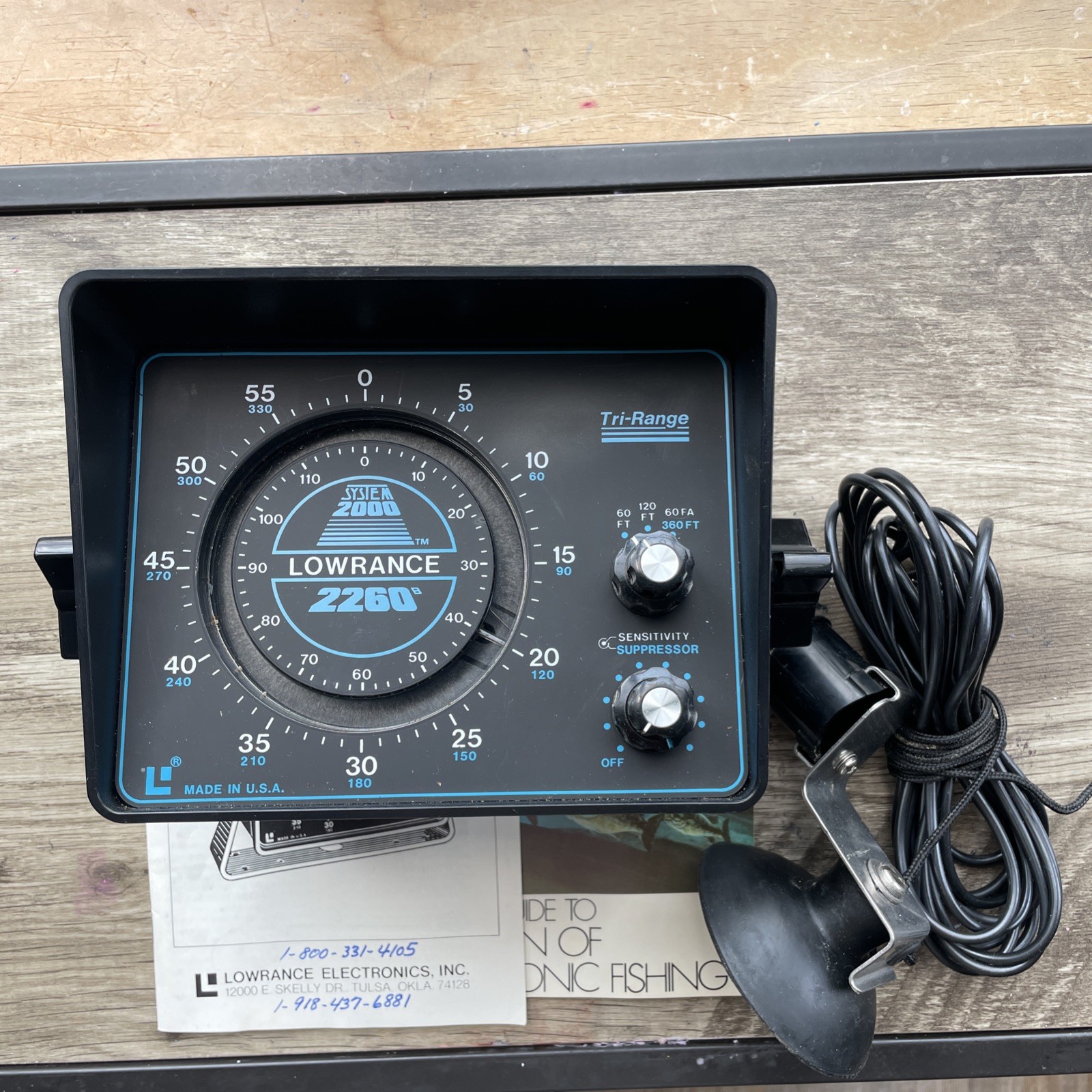 Lowrance System 2000 2260C Fish Finder Head Unit Works