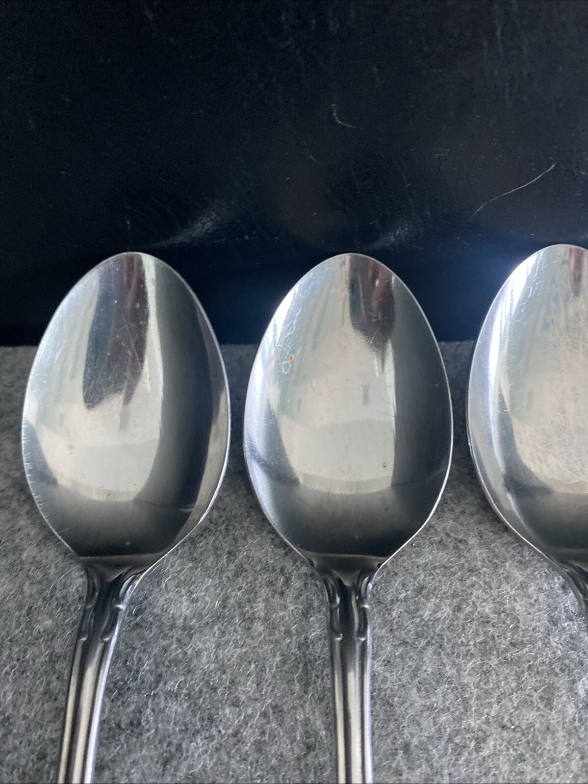 4 TOWLE/SUPREME CUTLERY STAINLESS FLATWARE, "PIERRE" PATTERN DINNER SPOONS
