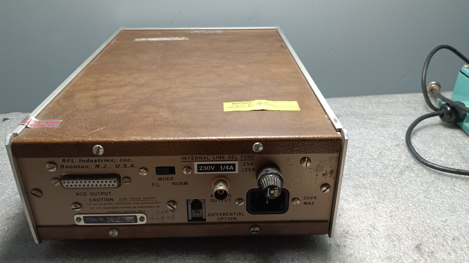 RFL Industries 912 GaussMeter / Magnetometer 220V