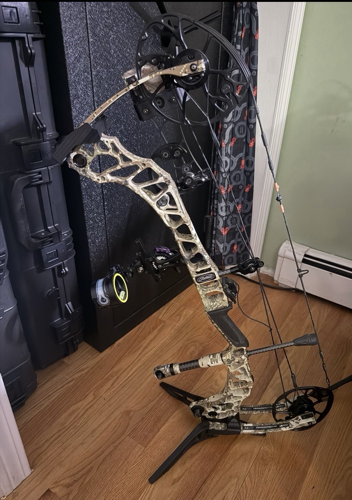 Mathews Vertix RH Compound Bow Camo 55 lbs 28.5 lb Draw length