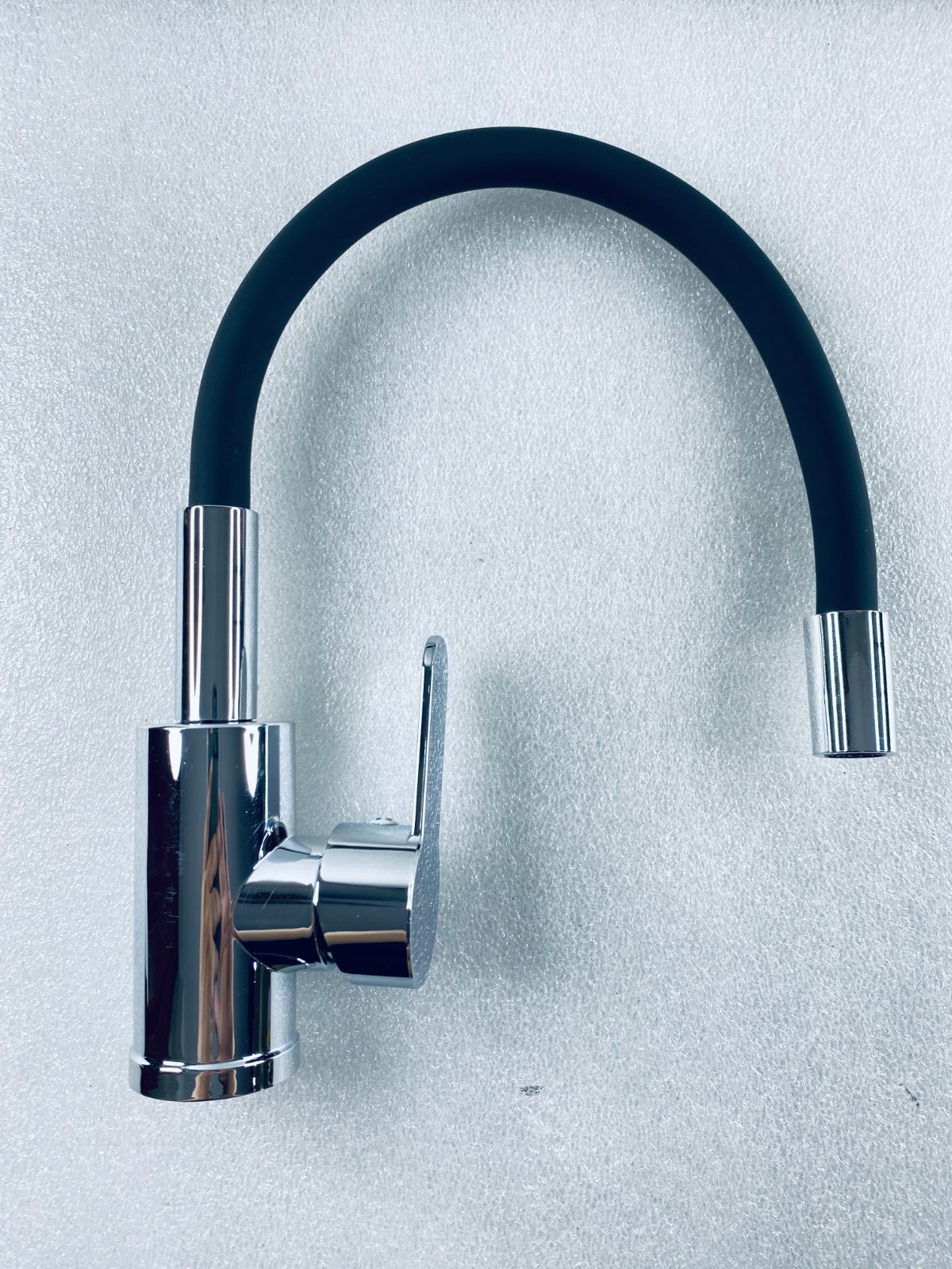 Flexible Kitchen Faucet With Single Handle Lever, Chrome/Black