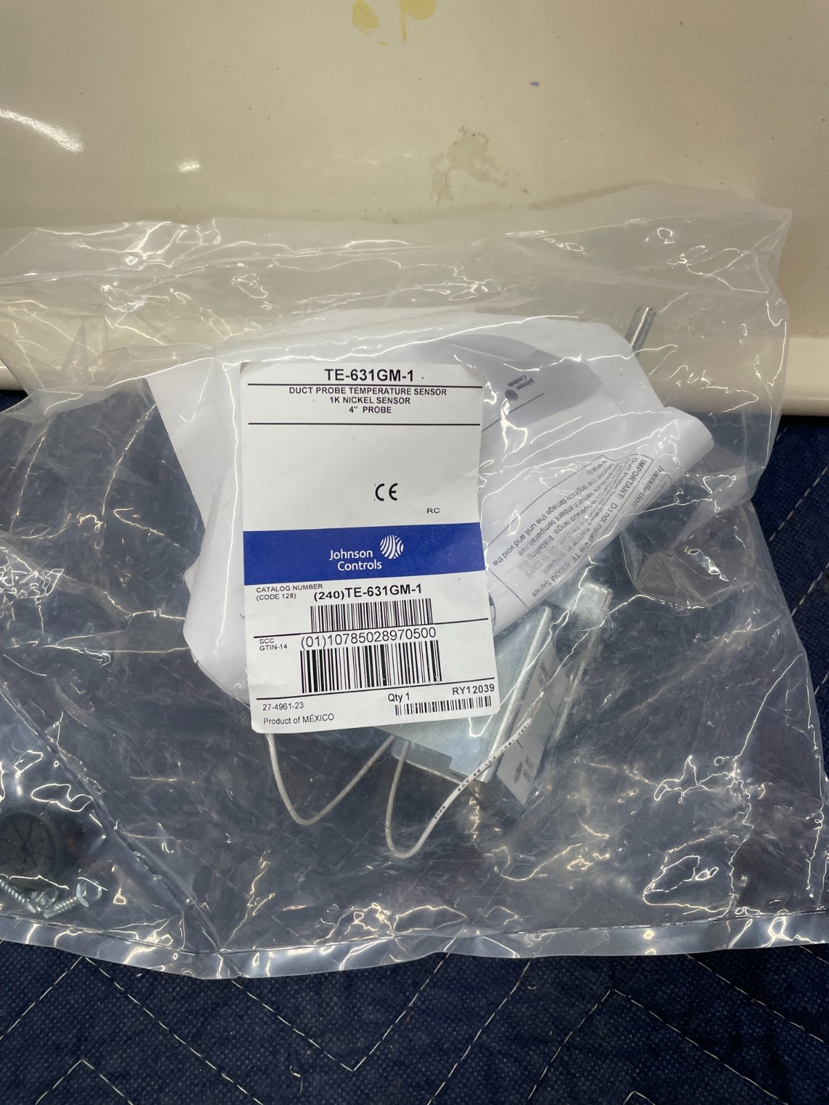 Johnson Controls/ TE-631GM-1 / Temp Sensor-Duct Probe/ NEW